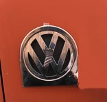 Обведення заднього логотипу (нерж) для Volkswagen Caddy 2004-2010 рр