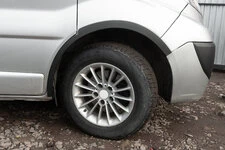 Накладки на колісні арки (4 шт, чорні) 2001-2007, чорний пластик, передні -2025 задні для Renault Trafic рр