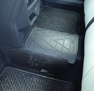 Задня перемичка килимок (Stingray Premium) для Volkswagen Tiguan 2016-2023 рр