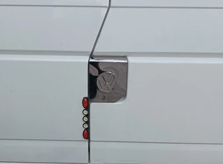 Накладка на бак з лого (Carmos, нерж) для Volkswagen T4 Transporter