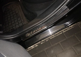 Накладки на пороги Carmos (8 шт., нерж.) для Skoda Octavia II A5 2010-2013рр