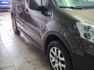 Накладки на арки (4 шт, чорні) 2 бокових дверей, Пластик для Citroen Berlingo 2008-2018 рр