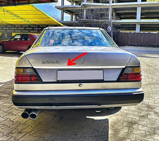 Накладка на край багажника (нерж) для Mercedes E-сlass W124 1984-1997 рр