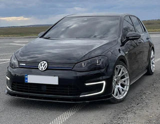 Пороги (ABS-пластик) для Volkswagen Golf 7/E-Golf