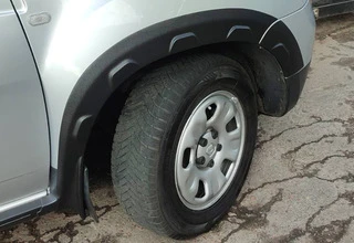 Накладки на арки з виступами (8 шт, пластикові) DDU - Україна для Dacia Duster 2008-2018 рр