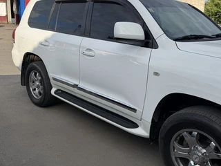 Бокові пороги (дизайн Lexus 2012-2016) Білі для Lexus LX570/450d