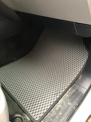 Поліуретанові килимки 3 ряди (EVA, чорні) Середній ряд - підлокітник для Toyota Sequoia 2007-2022рр