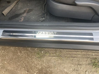 Накладки на пороги OmsaLine (4 шт, нерж) для Volkswagen Passat B5 1997-2005 рр