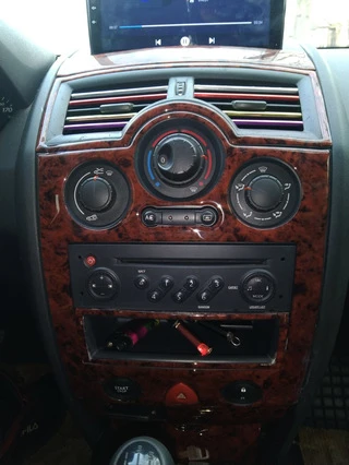 Накладки на панель 17 деталей (Meric, Туреччина) Дерево для Renault Megane II 2004-2009 рр