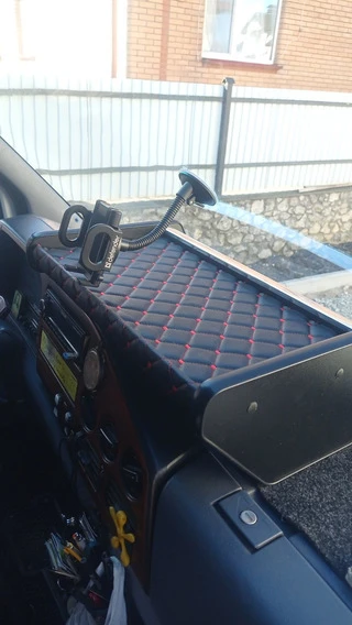 Полиця на панель (1995-2000, Чорна з червоною ниткою) TDI (на панель) для Mercedes Sprinter W901/902/903/904/905 рр