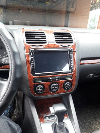 Накладки на панель Дерево для Volkswagen Jetta 2006-2011 рр