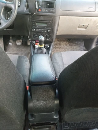 Підлокітник (в підстаканник) для Volkswagen Golf 4