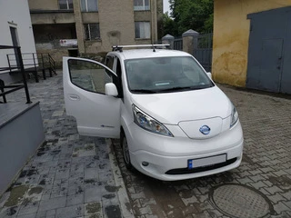 Рейлінги ХРОМ 143 см, Чавунні ніжки для Nissan NV200 2009- рр