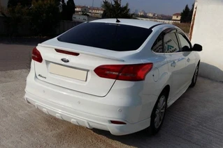 Накладка на задній бампер Sedan 2015-2025 (під фарбування) для Ford Focus III рр