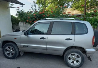 Рейлінги ХРОМ Пластикові ніжки для Chevrolet Niva