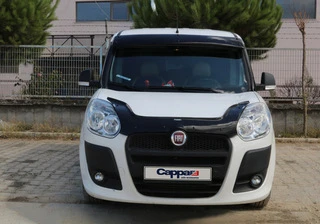 Козирьок на лобове скло (чорний глянець, 5мм) для Fiat Doblo II 2010-2022 рр
