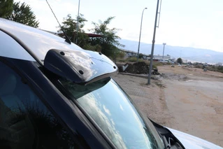 Козирьок на лобове скло (чорний глянець, 5мм) для Opel Combo 2012-2018 рр