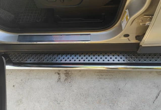 Бокові пороги Maydos V2 (2 шт., Алюміній -2025 нерж) З пофарбованим листям на дверях для Ford Kuga/Escape 2013-2019 рр