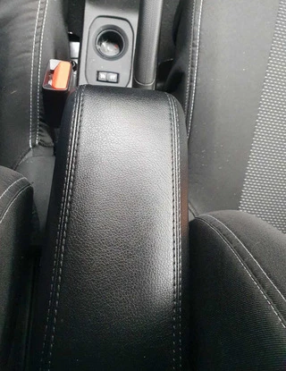 Підлокітник (в підстаканник) для Renault Duster 2018-2024 рр