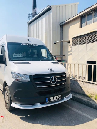 Нижня накладка на передній бампер (під фарбування) для Mercedes Sprinter W907/W910 2018- рр