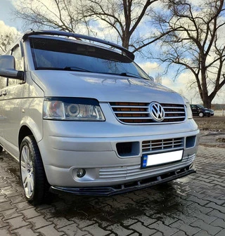 Передня лип накладка (ABS) для Volkswagen T5 Transporter 2003-2010 рр