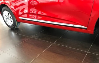 Накладки на дверний молдинг (нерж) Carmos - Турецька сталь для Renault Clio V 2019- рр