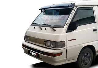 Козирьок на лобове скло для Mitsubishi L300