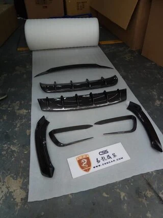 Комплект обвісів Larty (натуральний карбон) для Maserati Levante