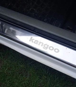 Накладки на пороги Carmos V1 (нерж.) для Renault Kangoo 1998-2008 рр