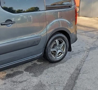 Накладки на арки (4 шт, чорні) 2 бокових дверей, Пластик для Citroen Berlingo 2008-2018 рр