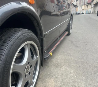 Бокові пороги Maya Red (2 шт., алюміній) для Mercedes Vito W638 1996-2003 рр