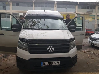 Дефлектор лобового скла (чорний глянець, 5мм) для Volkswagen Crafter 2016- рр