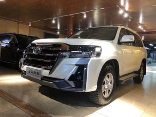 Комплект обвісів 2016-2025 (Limgeni) для Toyota Land Cruiser 200