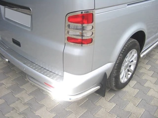 Задні куточки AK003 (2 шт, нерж) для Volkswagen T5 Transporter 2003-2010 рр