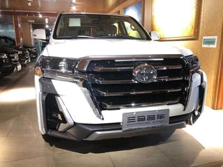 Комплект обвісів 2016-2025 (Limgeni) для Toyota Land Cruiser 200