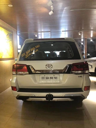 Комплект обвісів 2016-2025 (Limgeni) для Toyota Land Cruiser 200