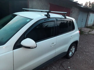 Вітровики (4 шт, HIC) для Volkswagen Tiguan 2007-2016 рр