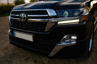 Комплект обвісів 2016-2025 (Executive 2021) Білий колір для Toyota Land Cruiser 200