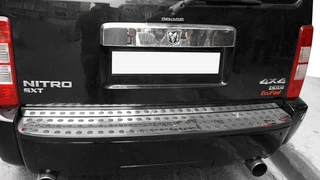 Накладка на задній бампер (нерж) для Dodge Nitro 2007- рр