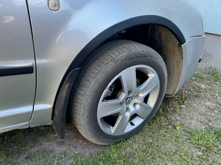 Накладки на арки (4 шт, чорні) ABS - пластик для Skoda Superb 2001-2009 рр