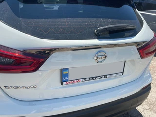 Накладка над номером (нерж.) Carmos - Турецька сталь для Nissan Qashqai 2014-2021 рр