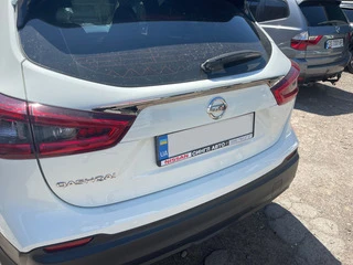 Накладка над номером (нерж.) Carmos - Турецька сталь для Nissan Qashqai 2014-2021 рр