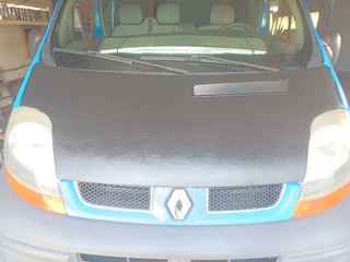 Чохол капота (шкірозамінник) для Renault Trafic 2001-2015 рр