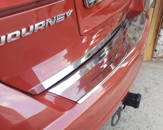 Накладка на задній бампер Carmos (нерж) для Dodge Journey 2008- рр