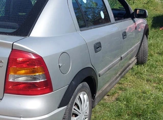 Накладки на арки (SD/HB) (4 шт, чорні) для Opel Astra G classic 1998-2012 рр