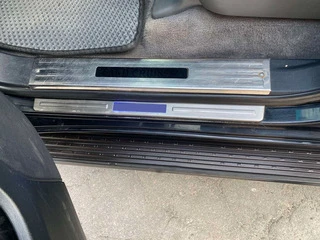 Накладки на дверні пороги з підсвічуванням (4 шт) для Toyota Land Cruiser 200