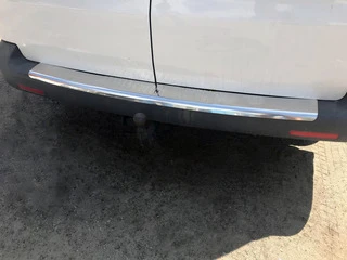 Накладка на задній бампер Carmos V1 (2 двері, сталь) для Volkswagen T6