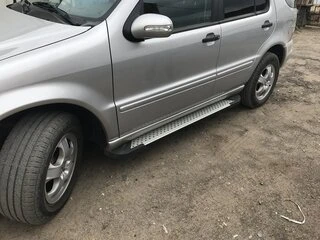 Бокові пороги Allmond Grey (2 шт., алюміній) для Mercedes ML W163
