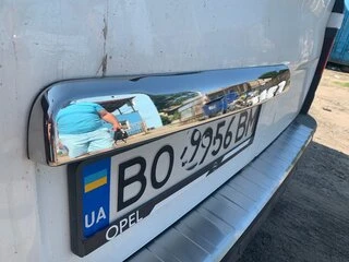 Планка над номером (нерж) Carmos - Турецька сталь для Renault Trafic 2015- рр