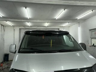 Козирьок на лобове скло (під фарбування) для Volkswagen T5 Multivan 2003-2010 рр